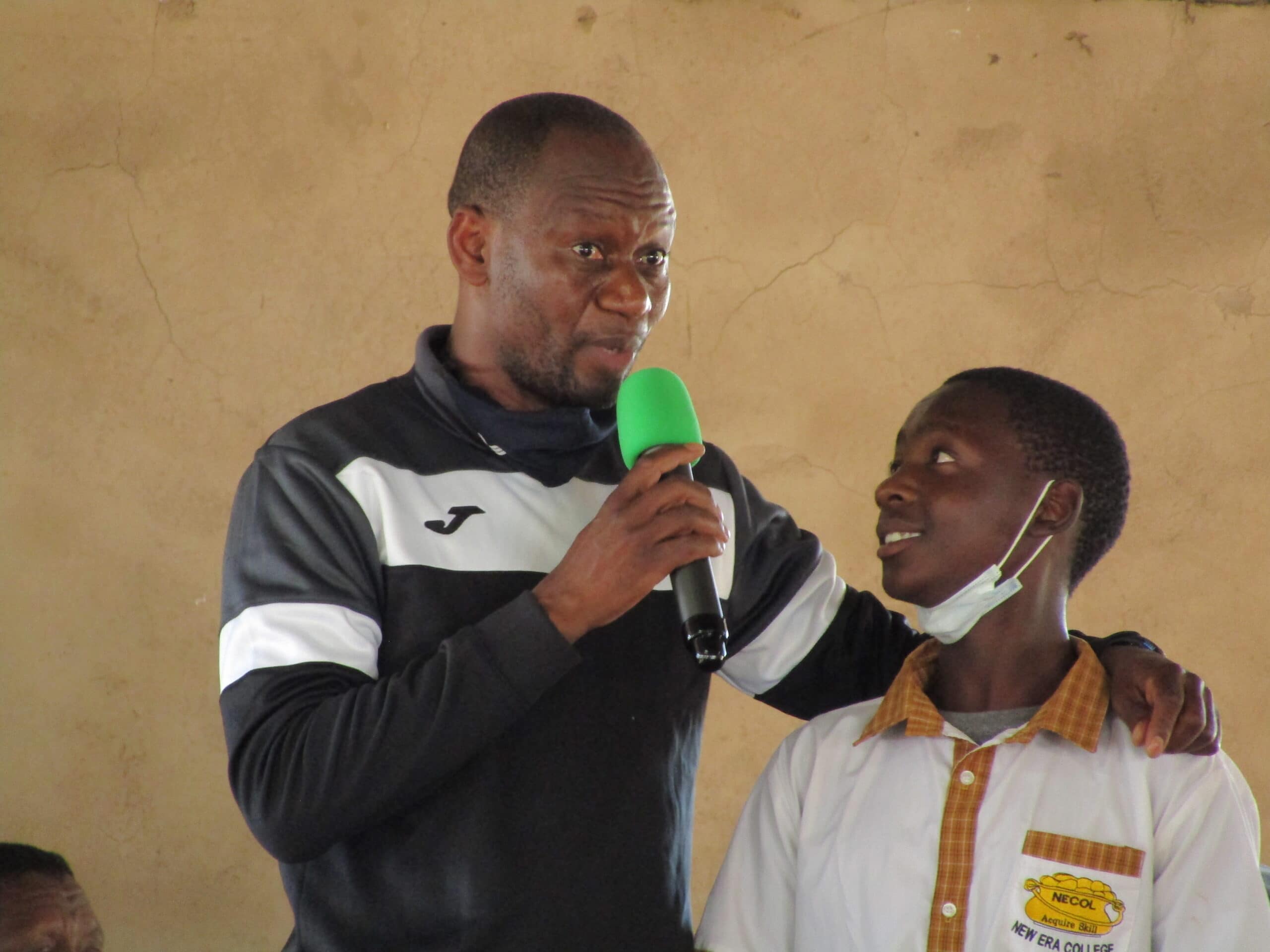 Victor Hlungwane & Players Give Back To Community