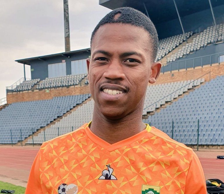 Broos Explains Du Preez Call-Up