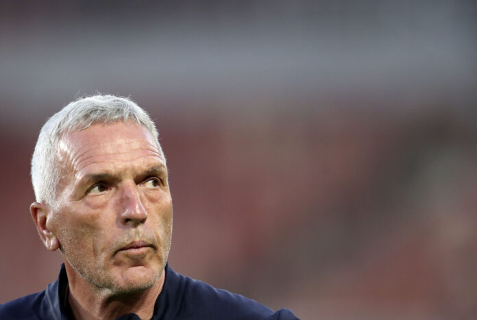 Official: Middendorp Lands New Club