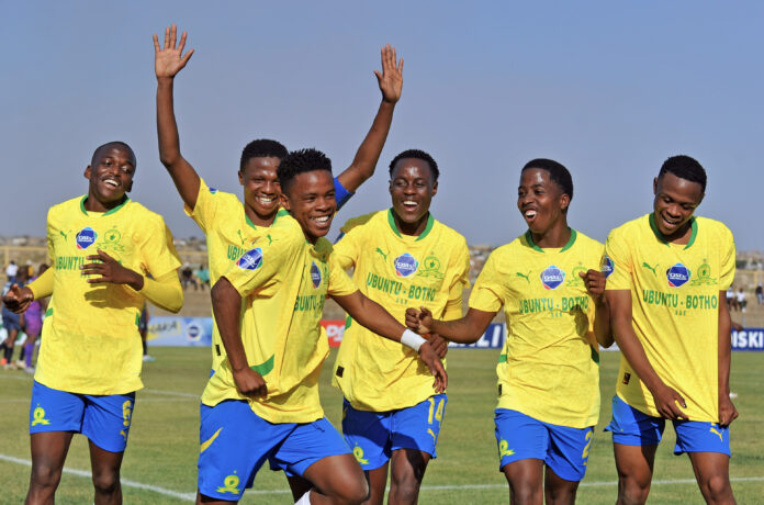 Blockbuster DDC Weekend As Downs Battle CT City & Chiefs Aim For Top