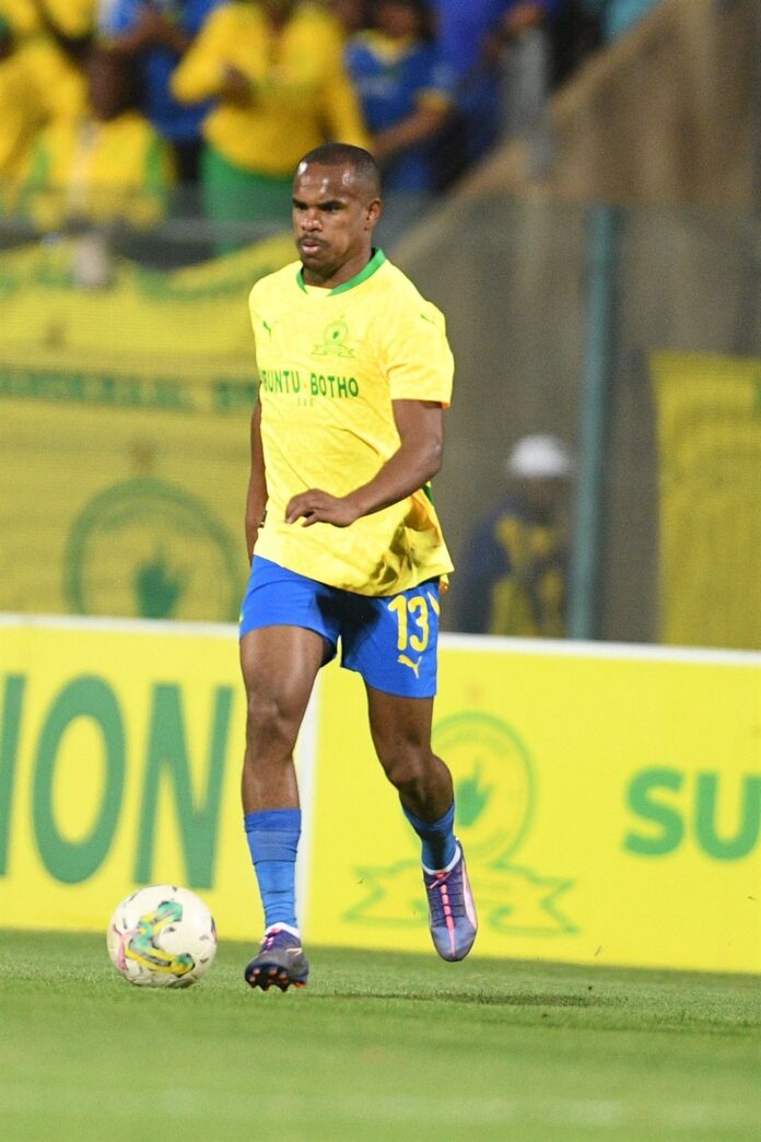 10-Man Sundowns Beat AmaZulu