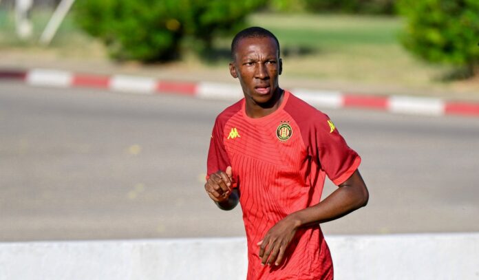 Mokwana Training With Esperance But Exits Looms