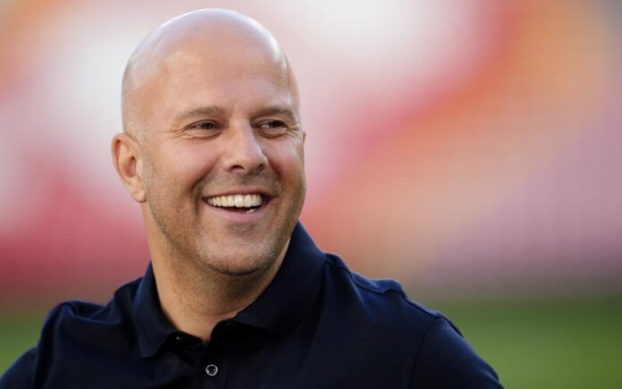 Official: Liverpool Confirm Shock Striker Exit