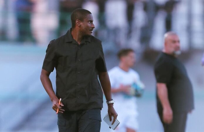 Mokwena’s 10-Man MC Alger Score Late To Move TopÂ