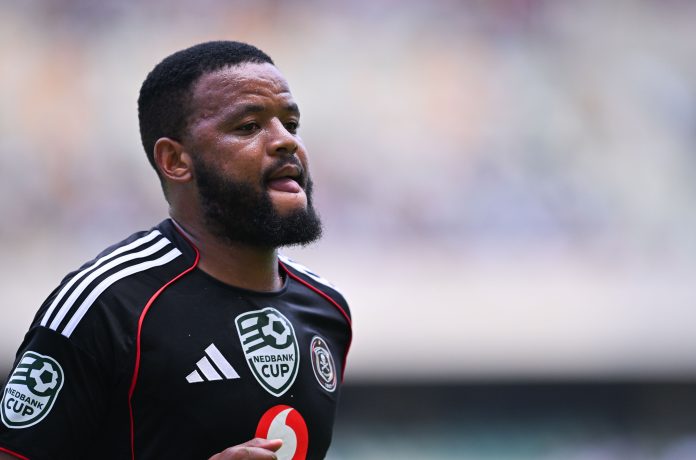 Pirates Give Mbule & de Jong Boost For Casric Tie