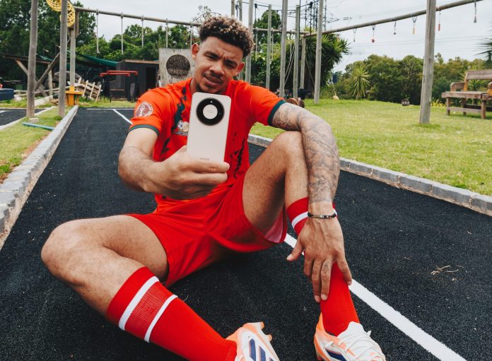 How The HONOR X9d Keeps Up With Champions On And Off The Field