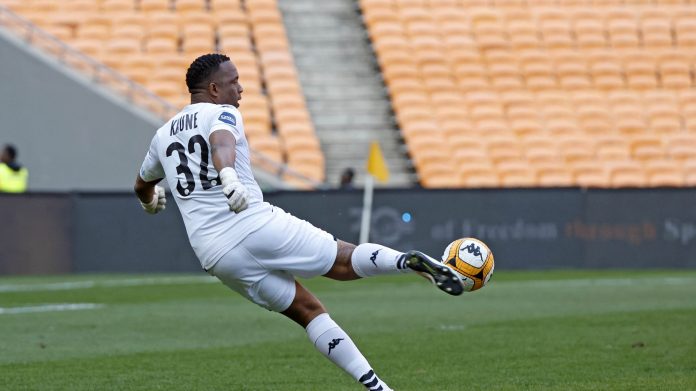 Khune Discusses Big SA Goalkeeping Problem
