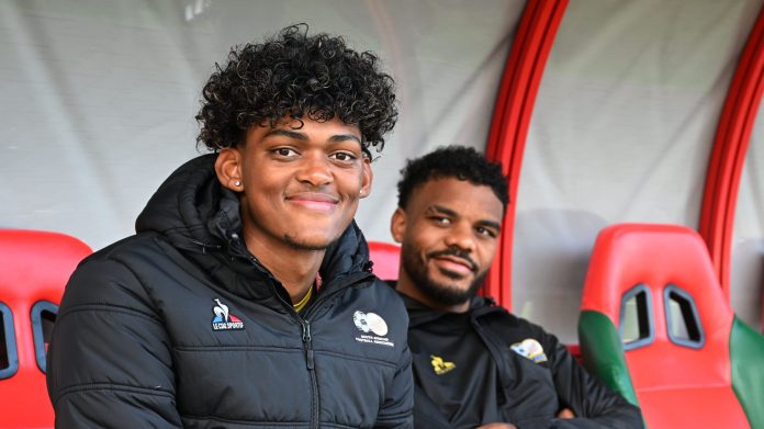 Smith Makes Long-Awaited Debut In England